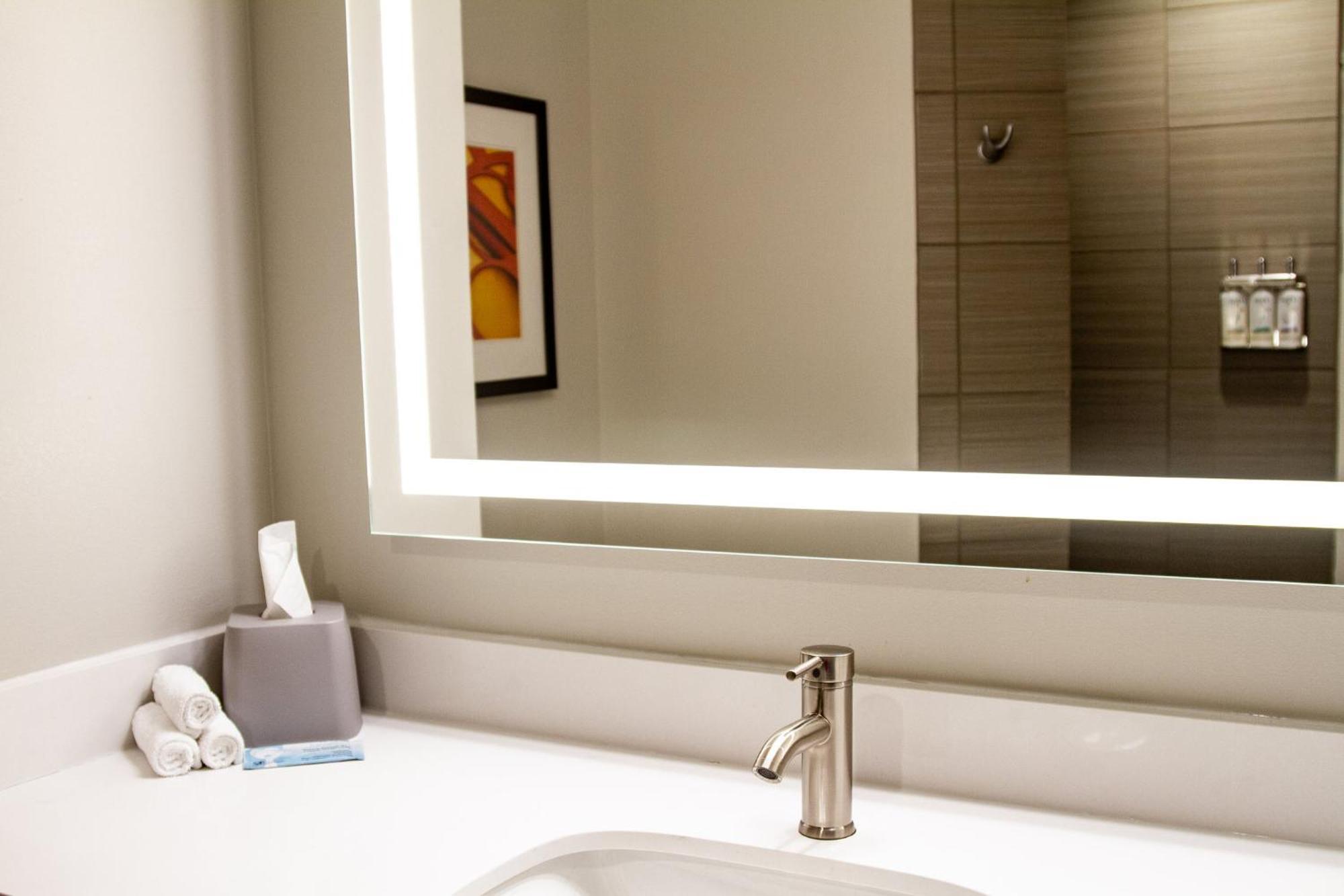 Holiday Inn Express & Suites Overland Park By Ihg Ngoại thất bức ảnh